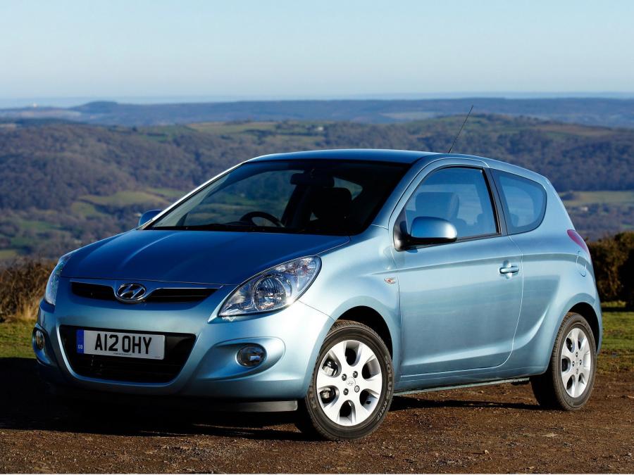  Hyundai i20 3-Door 2009 года  (UK) (фото 4 из 16)